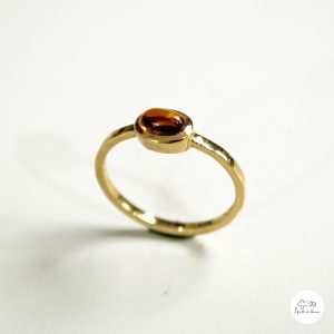 anello in oro giallo con quarzo citrino