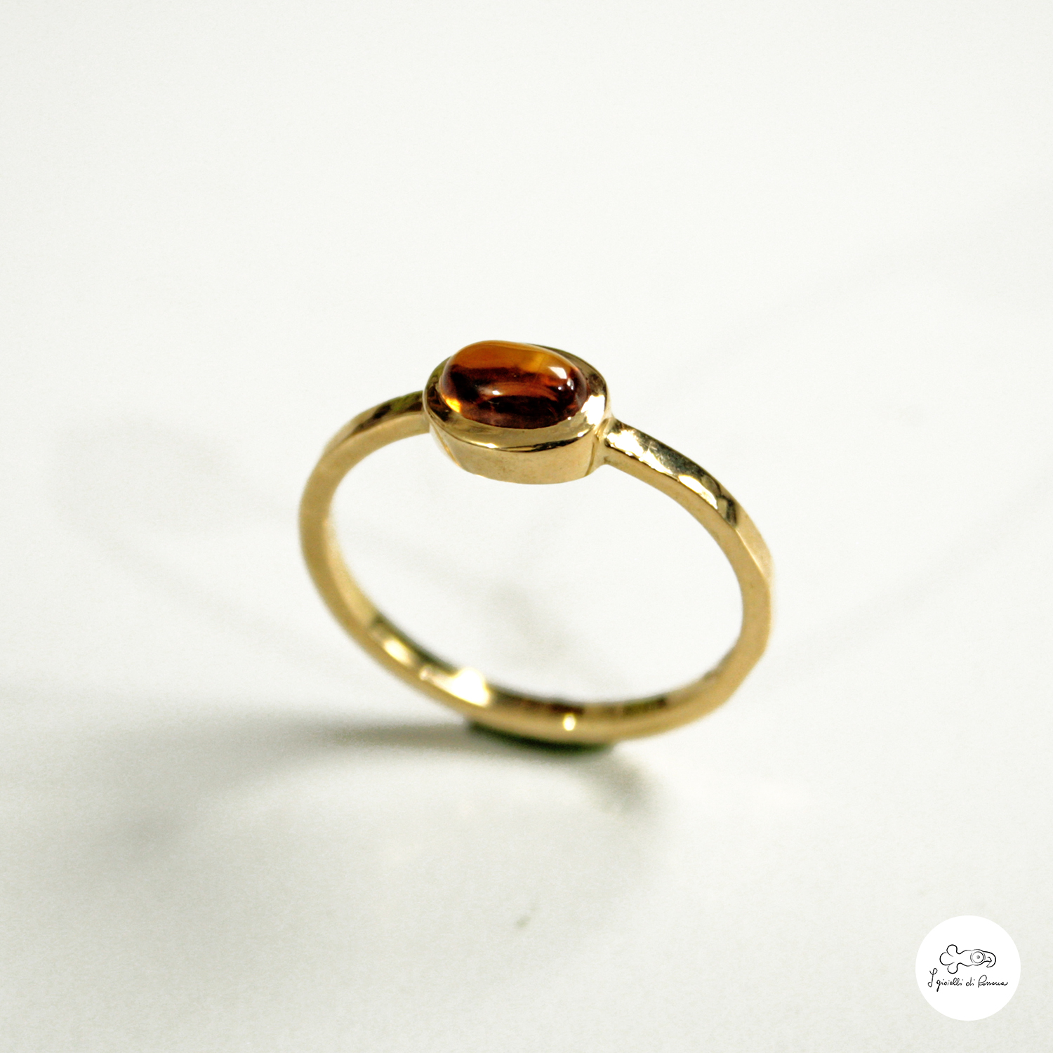 anello in oro giallo con quarzo citrino