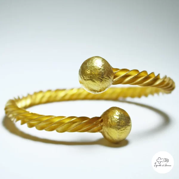 Bracciale in argento dorato ispirato a bracciali di età ellenistica esposti presso il Museo di Taranto 00
