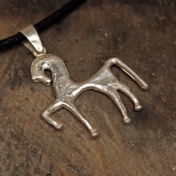 Ciondolo in argento a forma di cavallo greco antico 00