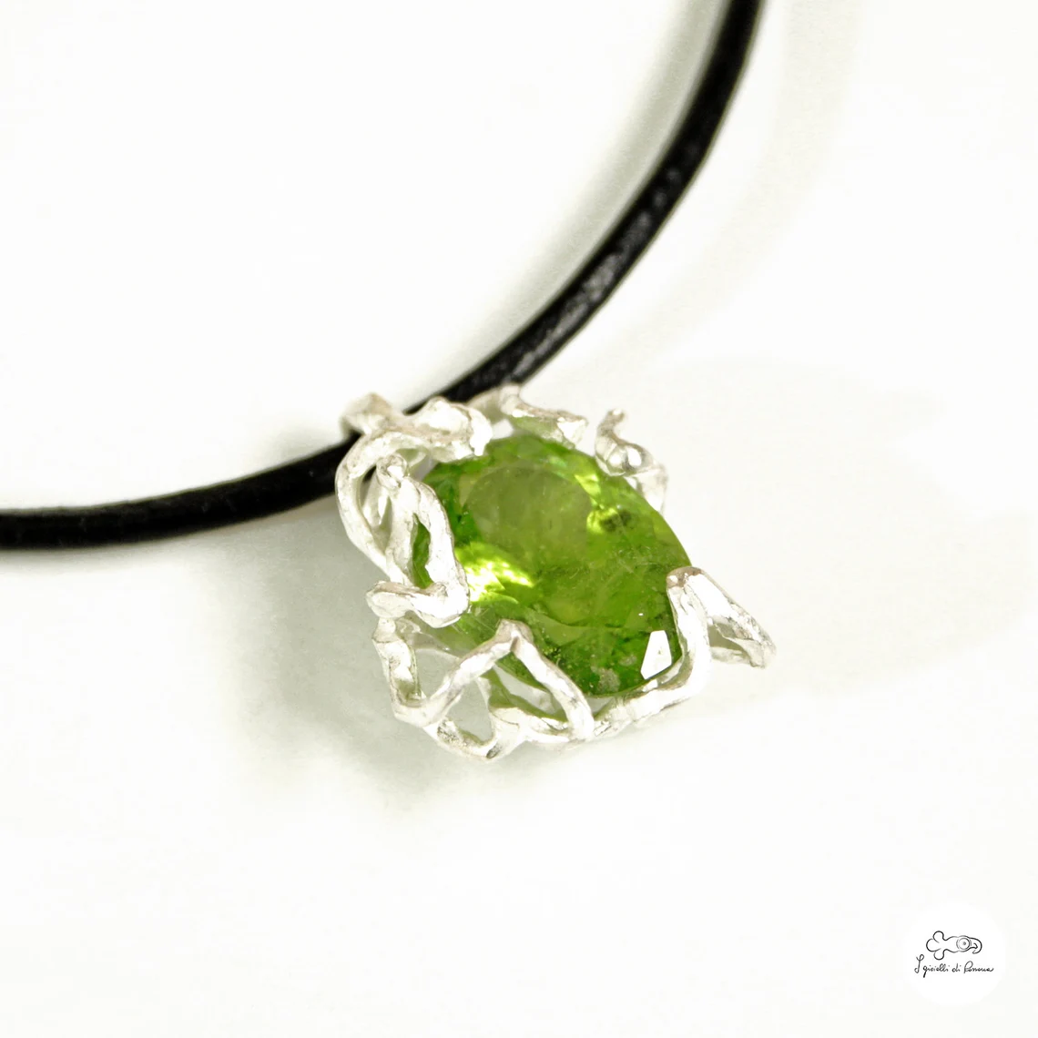Ciondolo in argento con peridoto 00