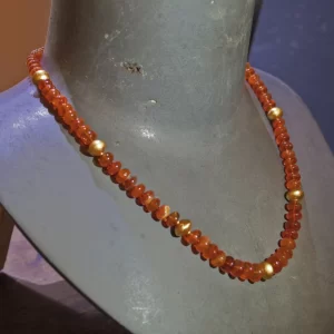 Collana con opale di fuoco montata in oro 00