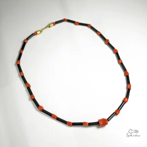 Collana in corallo e onice con chiusura in oro 00