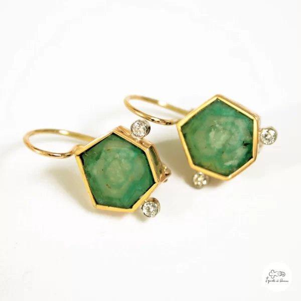 Orecchini in oro giallo con smeraldi affettati e brillanti 01