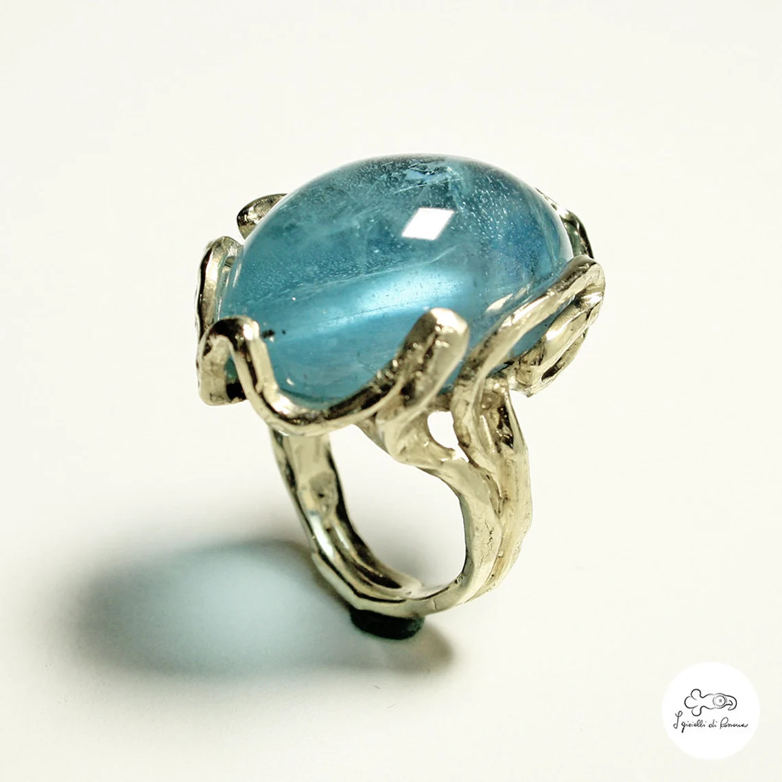 anello in oro bianco con acquamarina 00