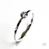 anello in oro bianco con diamante 03