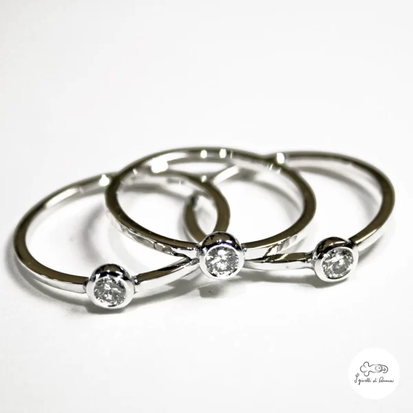 Anello in oro bianco con diamante - immagine 3