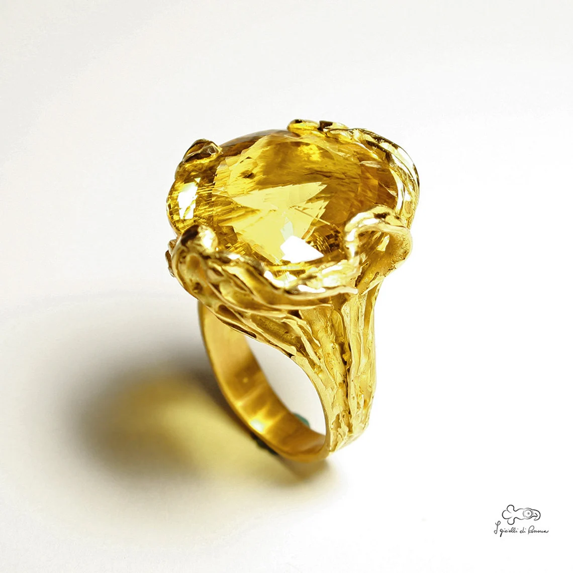 anello in oro giallo con berillo giallo 00