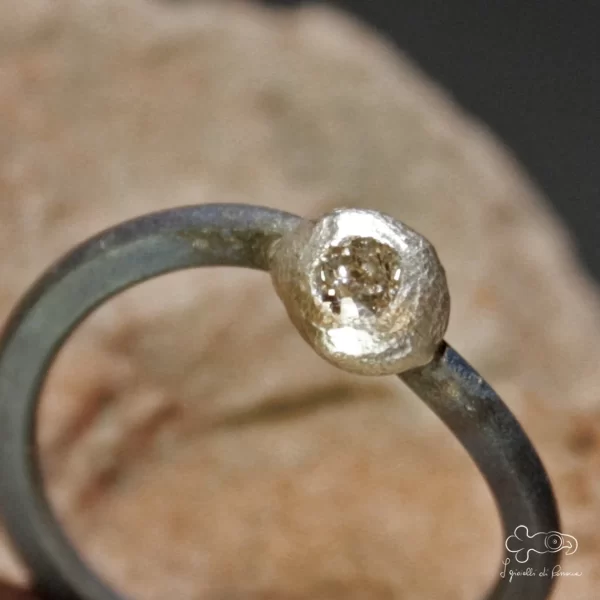Anodized titanium and pure silver ring with ancient cut diamond - Image 2